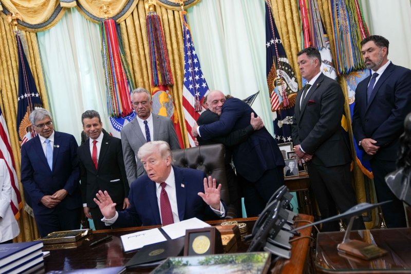 Трамп подписал указ об ускорении доступа к психоделической терапии для лечения тяжелых психических расстройств